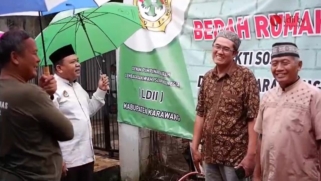 LDII Karawang Bangun Kepedulian Lewat Aksi Bedah Rumah di Sirnabaya