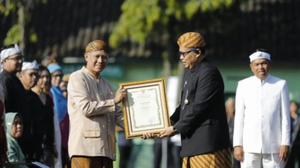 Guru SMA Budi Mulia Karawang Harumkan Indonesia, Raih Penghargaan Internasional di Hardiknas 2025
