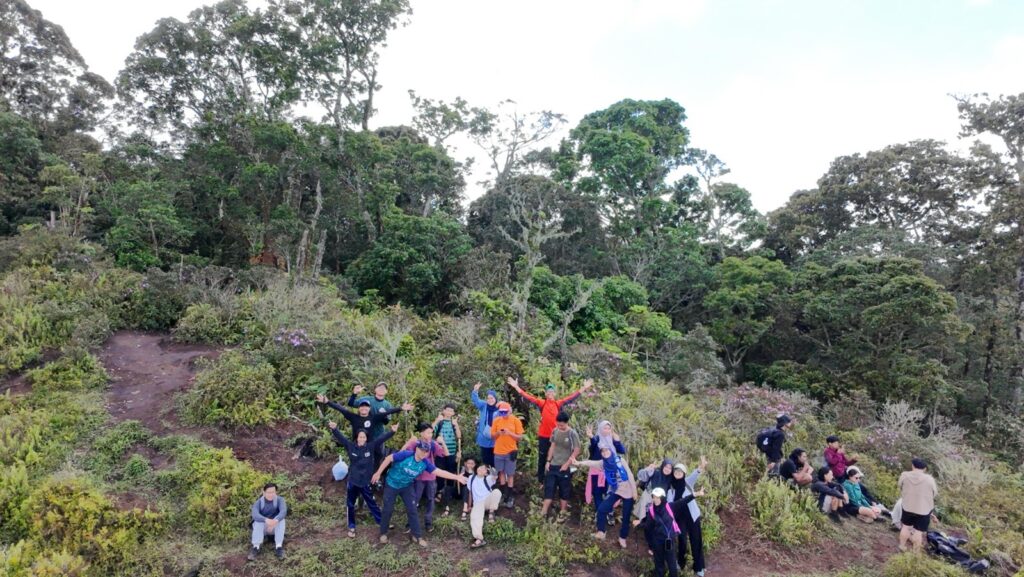 LDII Sukagalih Gelar Hiking Generus: Pererat Ukhuwah, Bentuk Generasi Tangguh