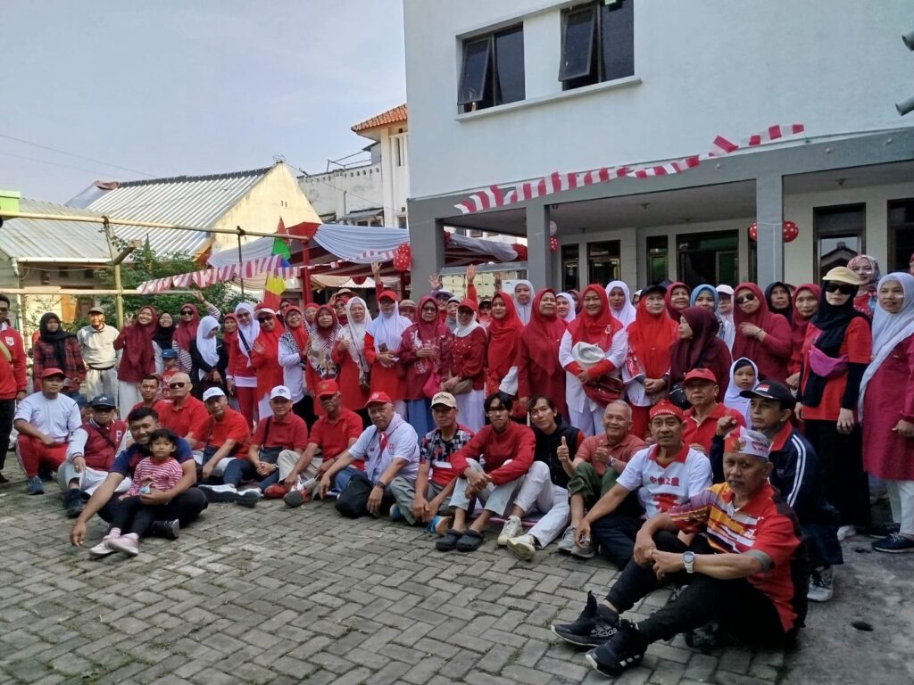 Semarak Kemerdekaan, Warga LDII Arcamanik Gelar Jalan Santai dan Bazar