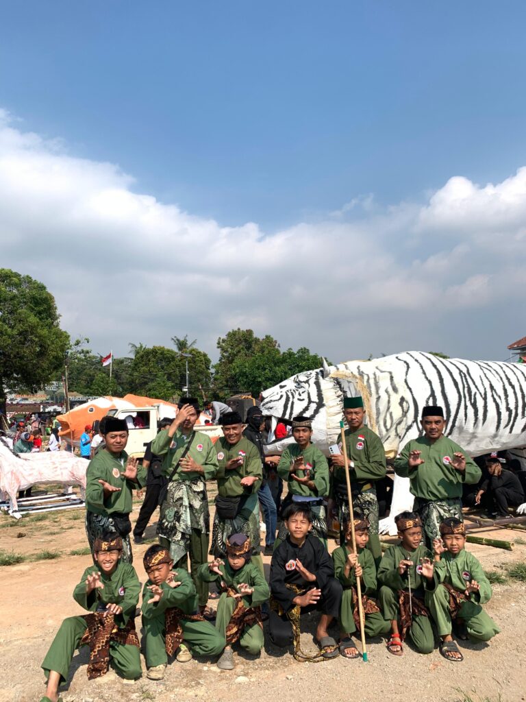 HUT RI ke-80, PC LDII Rajagaluh Meriahkan Acara dengan Atraksi Pesilat